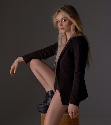 Sophie Katssby HDモデル 写真