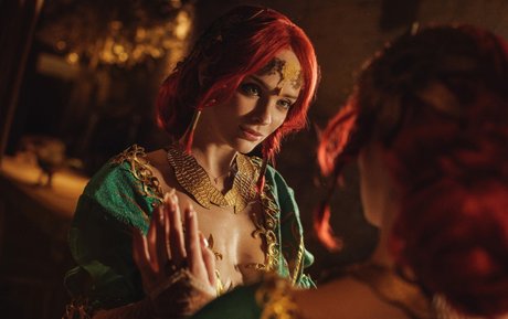 ラバーオンリーファン セクシー裸 画像