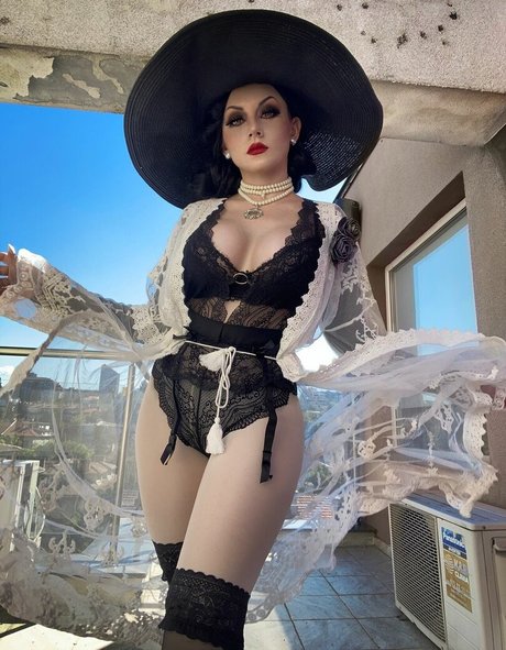 Ezy Summers Cosplay 最高のモデル 写真