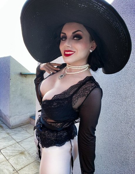 Ezy Summers Cosplay セクシーなスター ギャラリー