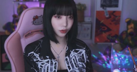 マイクロTバックOnlyFans 美しいポルノ 画像