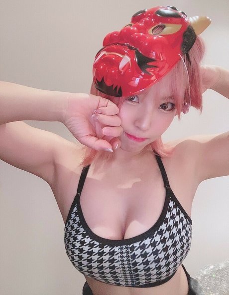 痩せたティーンのオンリーファンズ 裸 画像