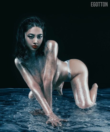 巨乳で曲線美のOnlyFans 無料ポルノ ギャラリー