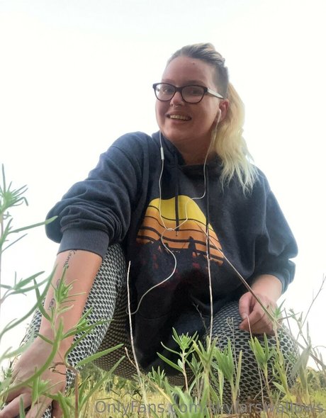 50歳以上のオンリーファンズ 無料ヌード ギャラリー