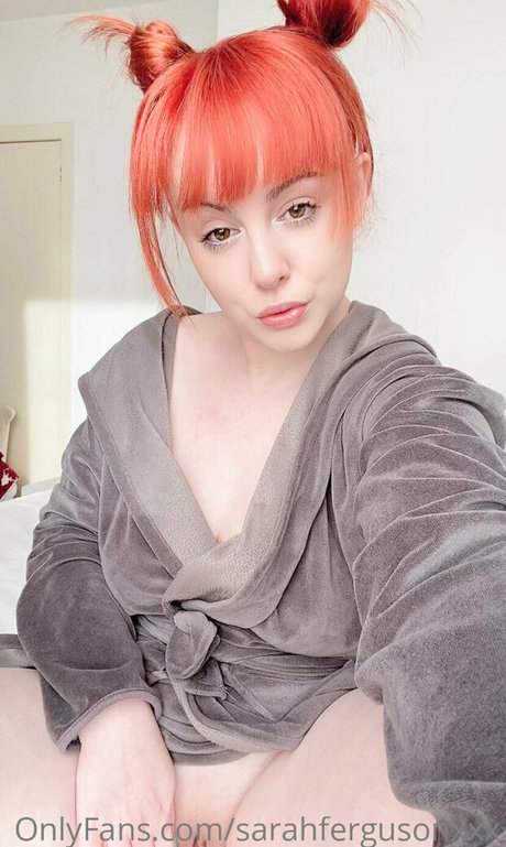 巨乳で曲線美のOnlyFans ホット 写真