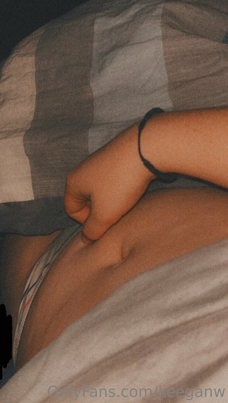 金髪クーガーオンリーファンズ ヌード 写真