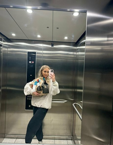 小さなオンリーファンズ ベスト 写真