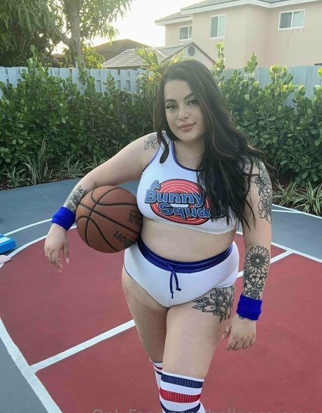 巨乳の赤毛オンリーファンズ ホットxxx 画像