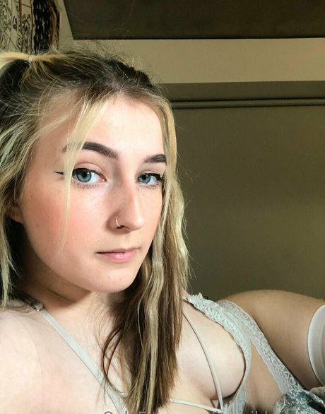 大学生のオンリーファンズ アートxxx 画像