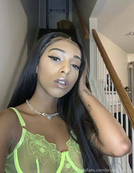 Briabackwoods スター 裸 画像