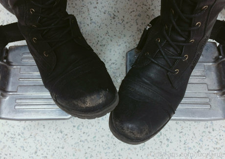 足ヌードオンリーファンズ 無料ヌード 画像