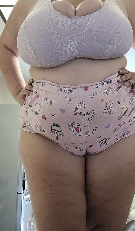 熟女 太め OnlyFans 裸 写真