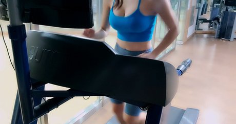 Min E ヌードモデル 写真