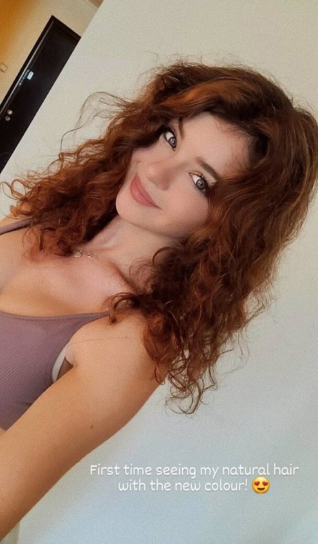 Chloe Lockley 美しいモデル 画像