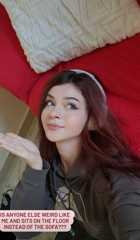 Chloe Lockley アダルトスター アーカイブ