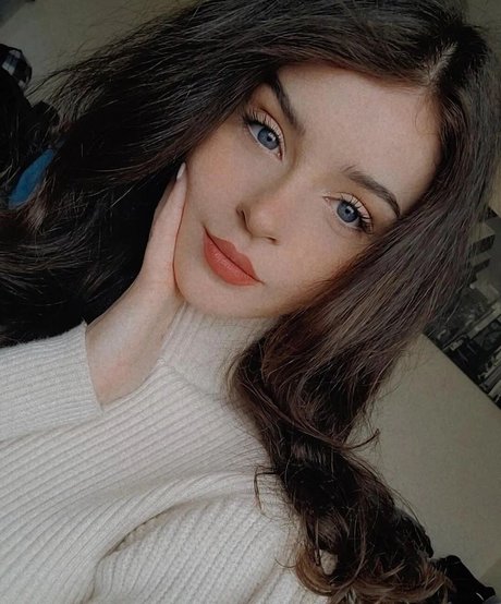 Chloe Lockley セクシーなスター 写真