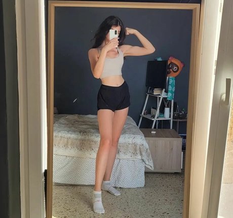 Chloe Lockley かわいいスター 画像