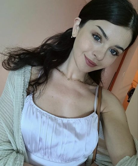 Chloe Lockley エロティックなスター アーカイブ