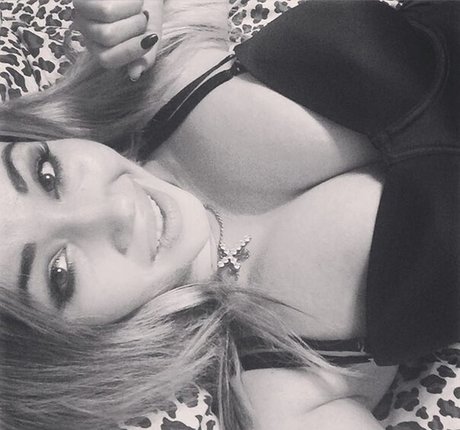 巨大なチンポを持つシーメールオンリーファンズ アートヌード アーカイブ