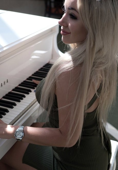 巨乳のオンリーファンズ ポルノ 写真