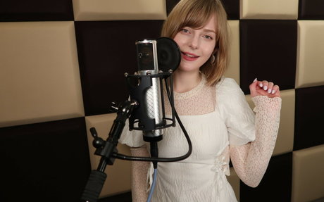 曲線美のクーガーOnlyFans xxx 画像