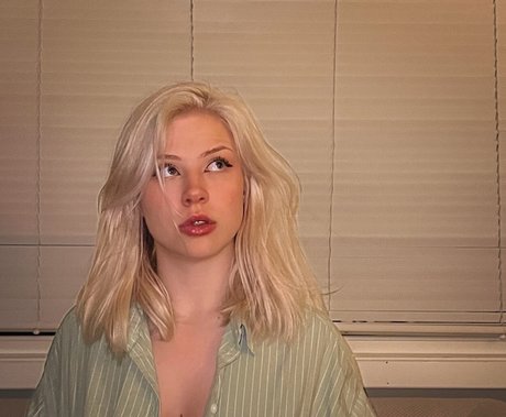 曲線美のクーガーOnlyFans パーフェクト 画像