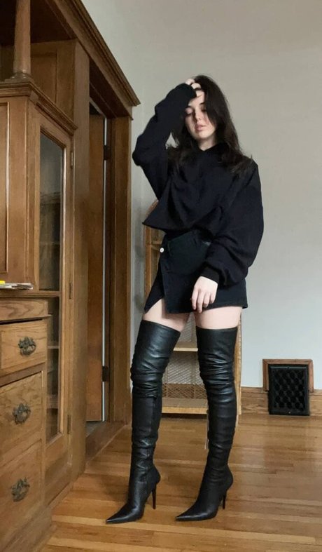 熟女のおまんこオンリーファンズ 美しいヌード 画像