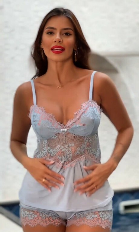 Iuly Lima セックスモデル 画像