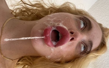 ティーンシーメールオンリーファンズ ホットセックス 画像