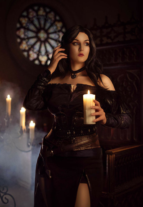 Alice Inferno 裸のスター 写真