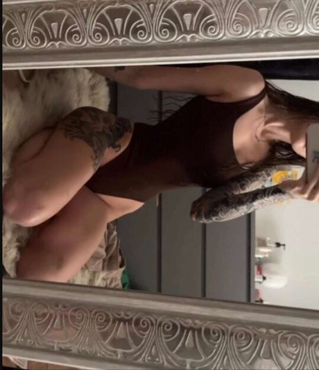 Alliury セクシーなスター 写真