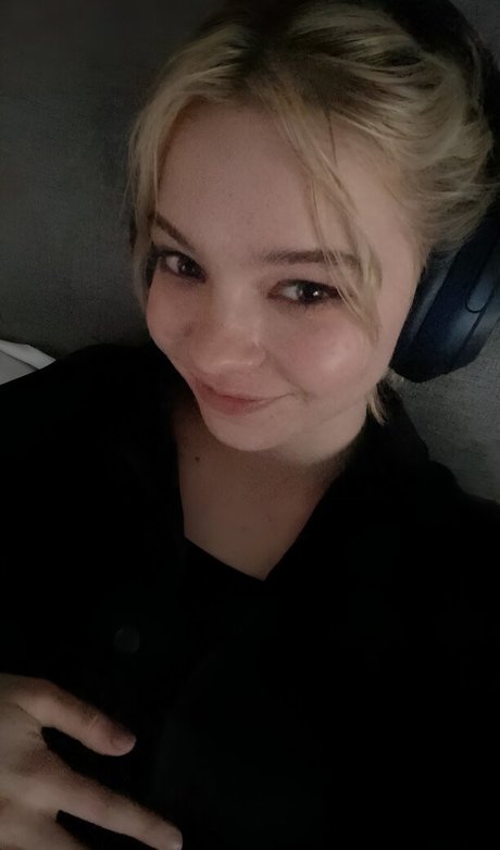 Emma Myers かわいいモデル 画像