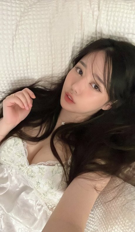 Ploo ポルノスター 美しい 写真