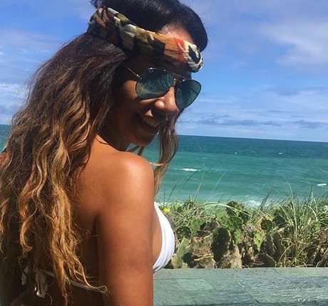 金髪レズビアンオンリーファンズ ポルノ 画像