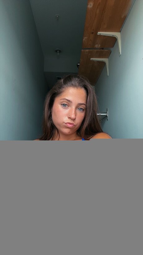 Madsabigail 裸のモデル 写真