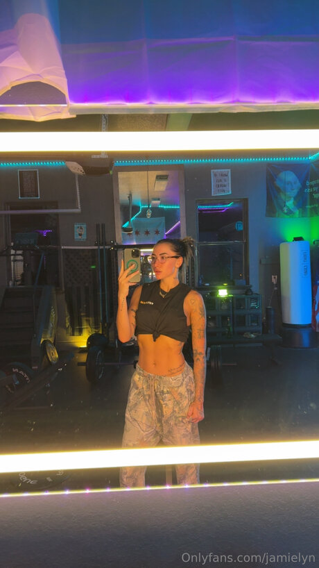 Jamielyn ヌードモデル 写真