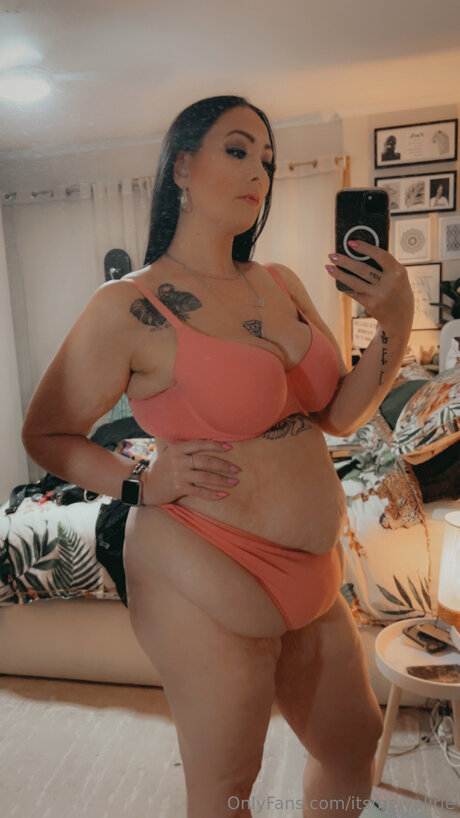 妊娠中のアジア人オンリーファンズ ポルノグラフィック ギャラリー