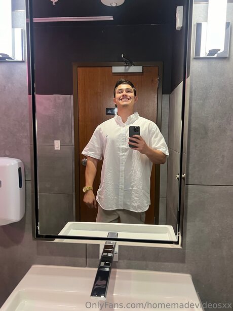 背が高くて巨乳のOnlyFans アダルト 画像