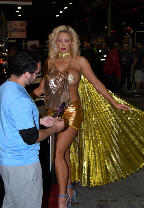 痩せたティーンのオンリーファンズ えろた 写真