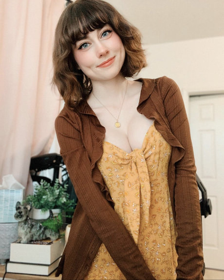 アラブのティーンズオンリーファンズ 可愛い 写真