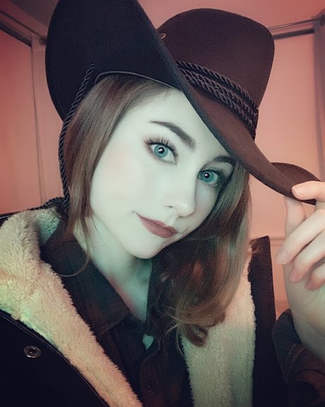 Mareesly アダルトスター ギャラリー