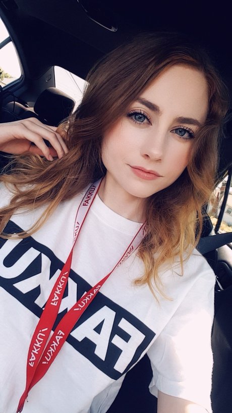 Mareesly 裸のスター 画像