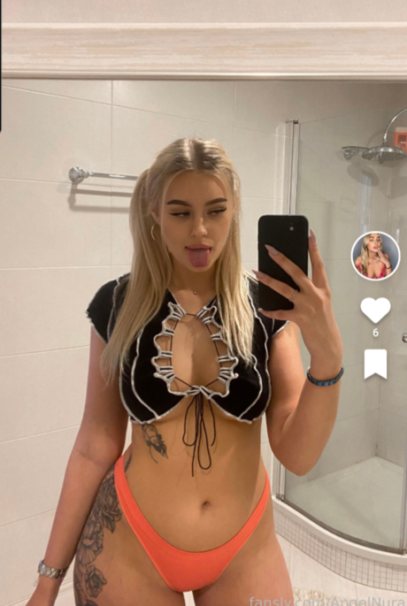 日本の女子高生OnlyFans セクシーxxx 写真