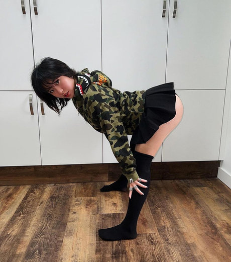 Bapebaee 裸のモデル 写真