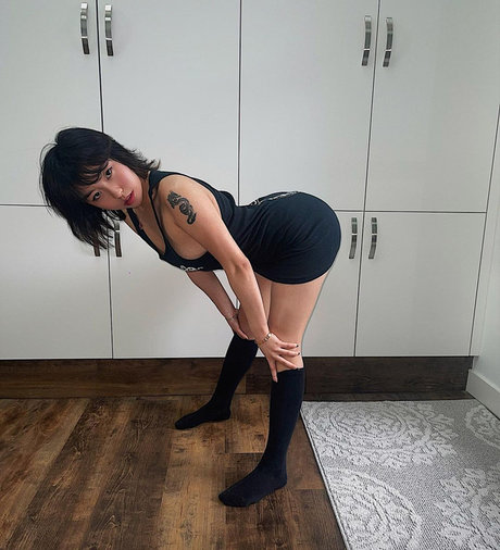 Bapebaee 無料のポルノスター ギャラリー