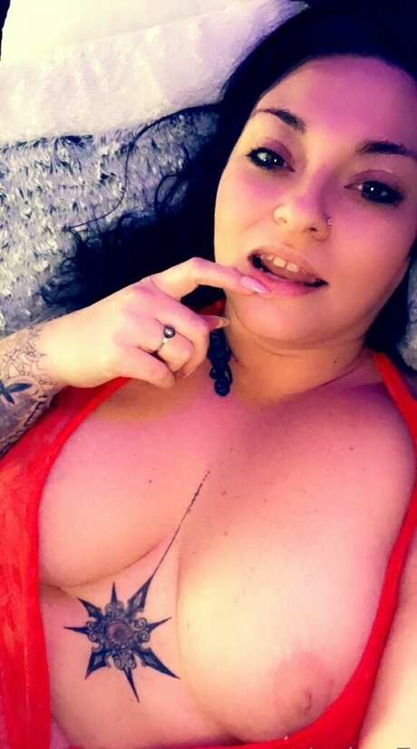 Andrea Zendejas 独占スター 写真