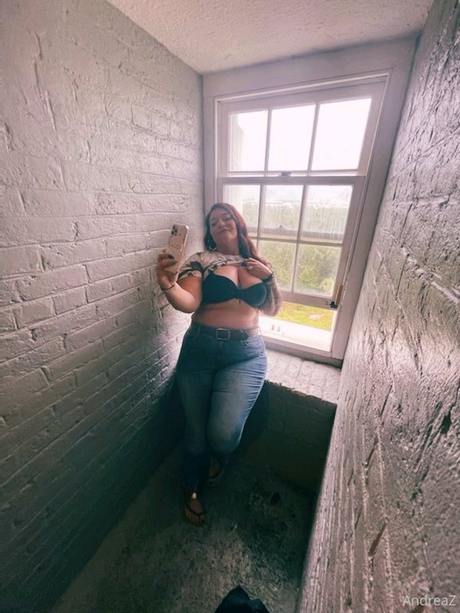 Andrea Zendejas 独占モデル 画像