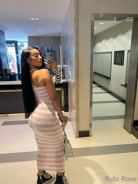 ラテン系美女オンリーファンズ ヌード アーカイブ