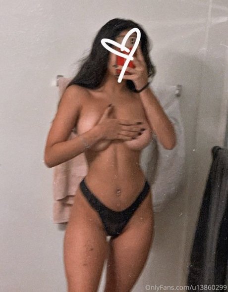 Mia Amador スター ヌード 写真