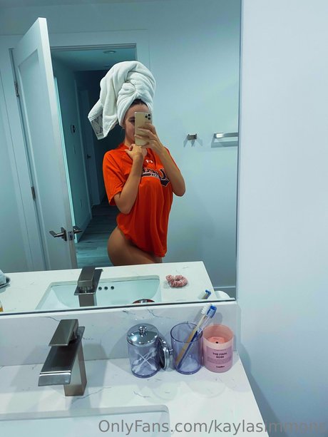 Kayla Simmons アダルトモデル 画像